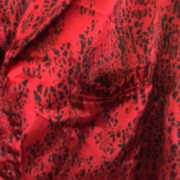 Deleicates satin-like animal‎ print long sleeve button up women size M - Picture 8 of 12